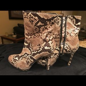 Women’s ankle boots